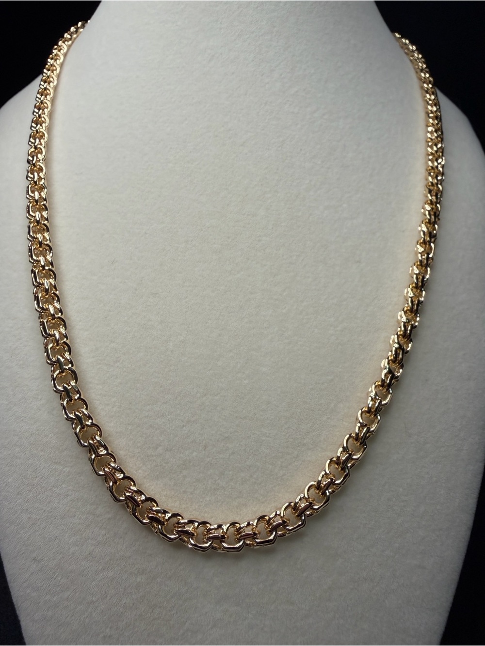 Byzantine Link 20in 5.8MM 14K Premium Finish Necklace. Absolutely beautiful!
